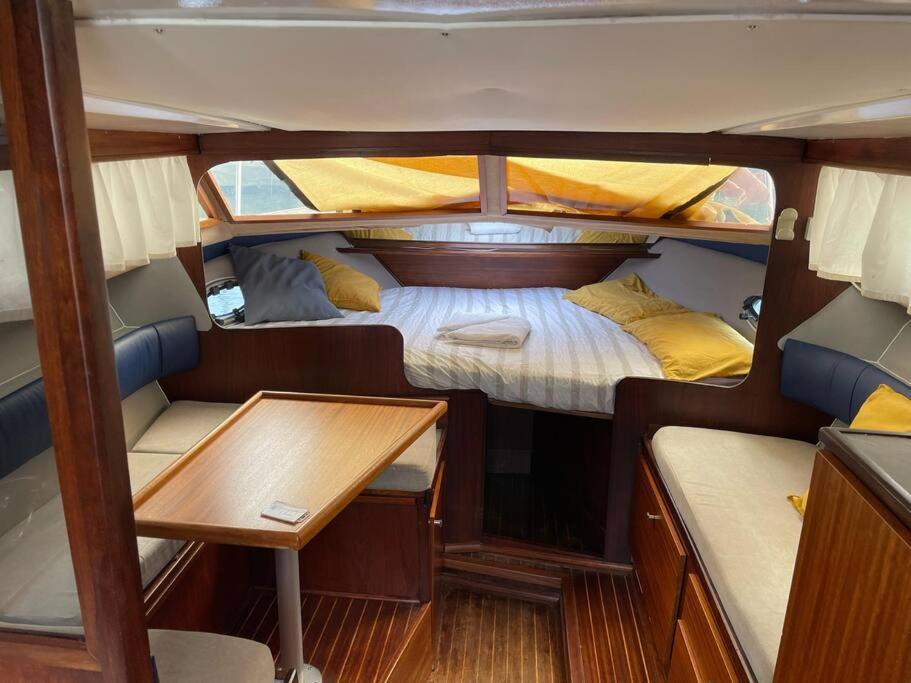 Barco Acogedor - Cosy Boat - Barcelona Hotel Kültér fotó
