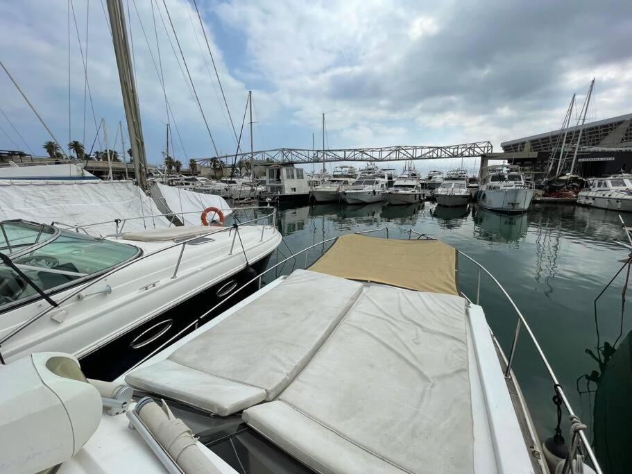 Barco Acogedor - Cosy Boat - Barcelona Hotel Kültér fotó